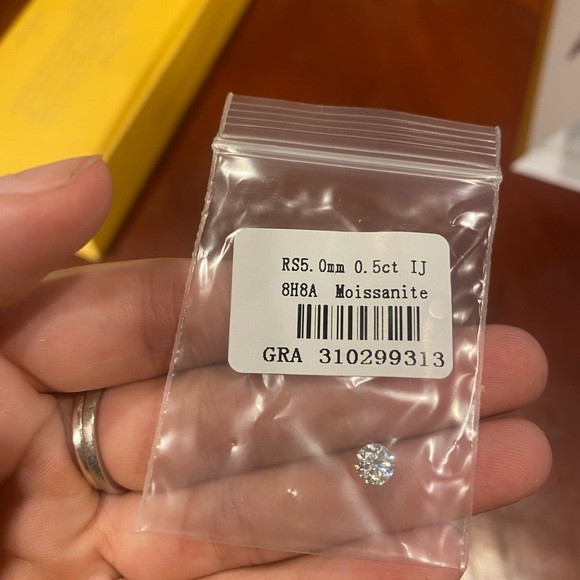 0.5 carat moissanite diamond loose stone - Picture 6 of 8